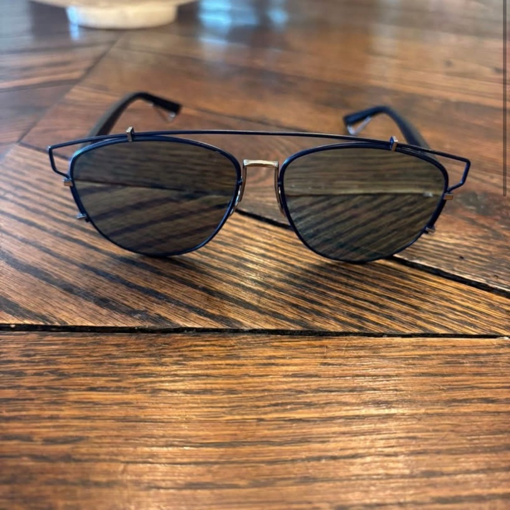 Christian Dior Technologic Sunglasses - Picture 4 of 7